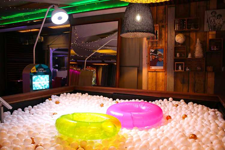 Animation-piscine-a-balle-1